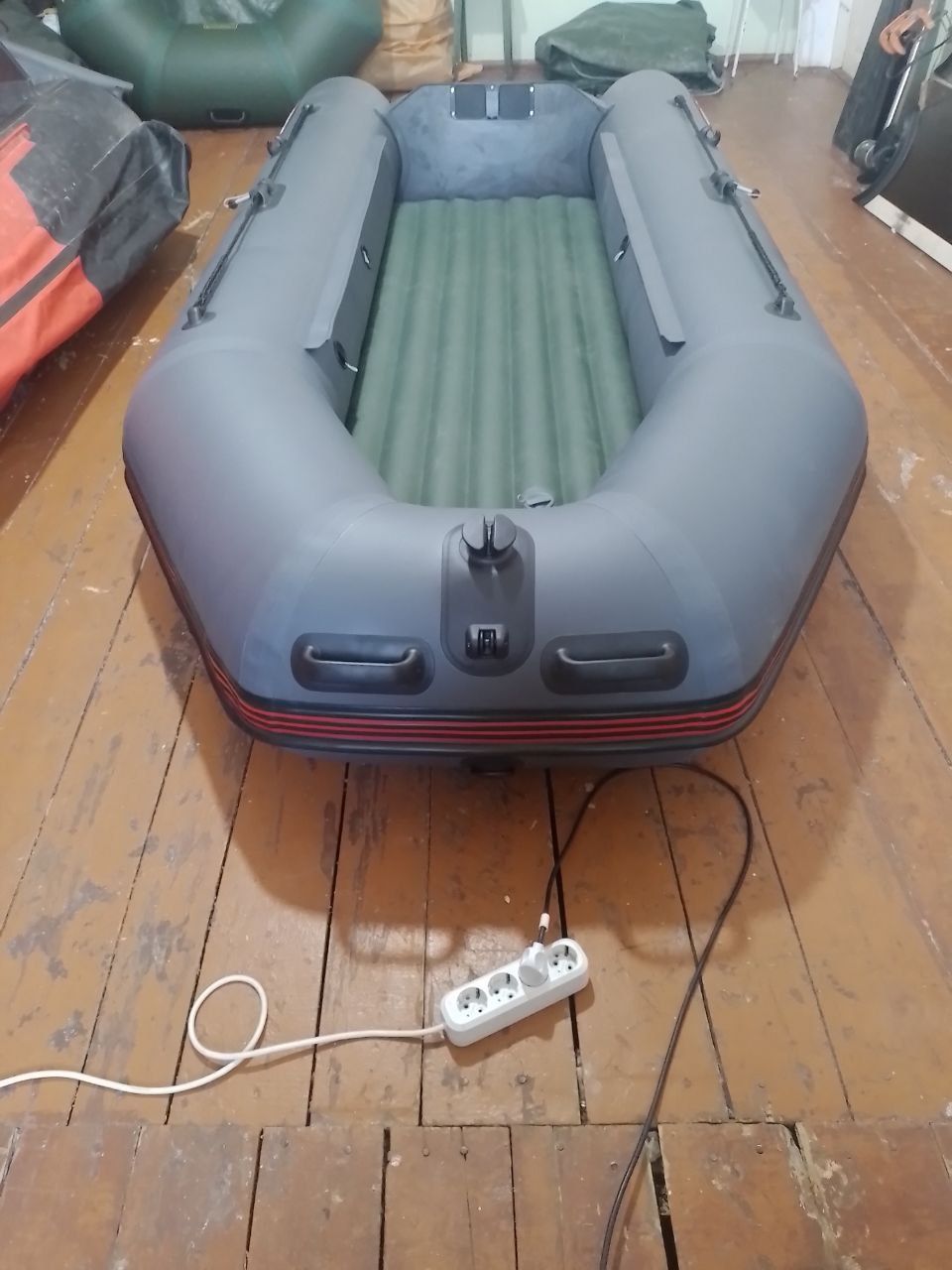 320 Hunter boat срочно продам.