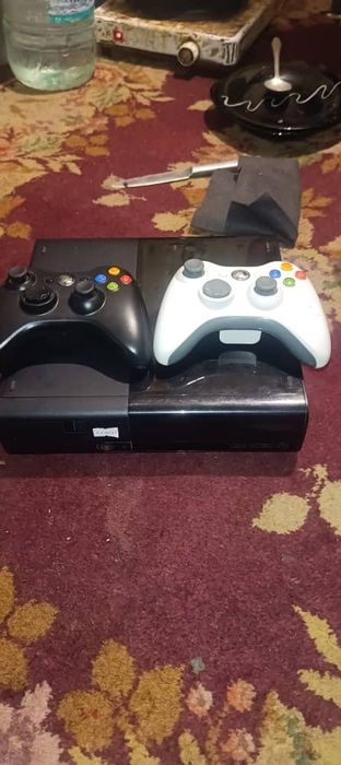 Soni x box 360  sotiladi