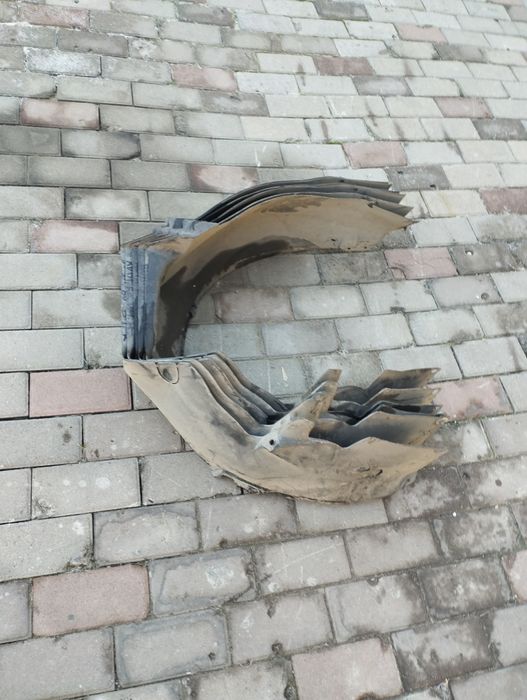 Audi 80 b4 подкрылок передний правый б/у оригинал