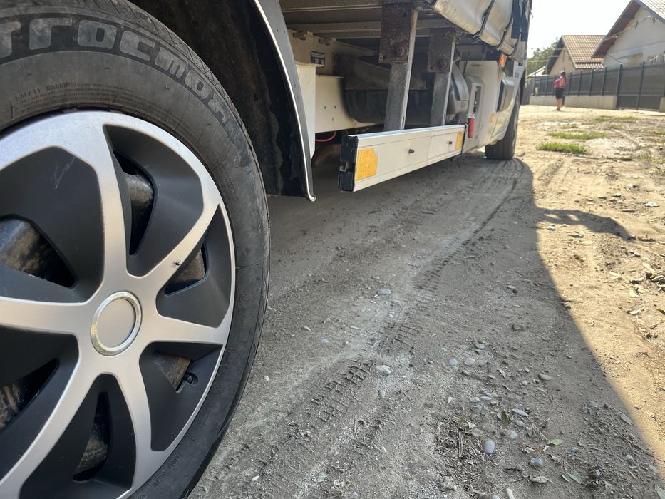 Renault Master 2.3 diesel 8 europaleti