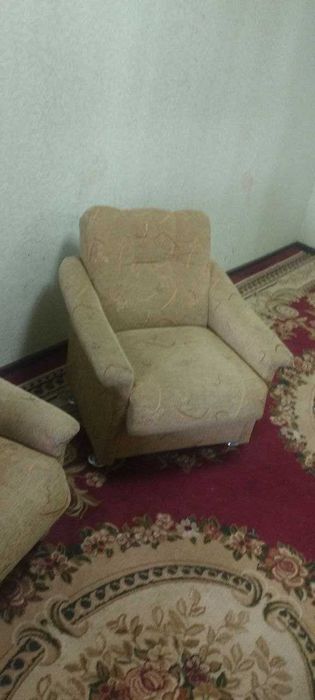 Продается Диван и два кресла