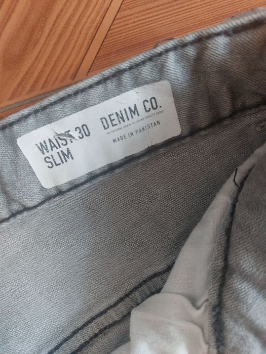 Blugi scurti barbati