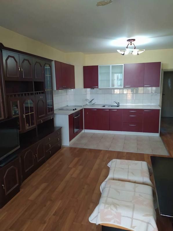 Дава се под наем Двустаен апартамент в Пловдив, Южен - 70 кв.м за 400 € - Снимка #1