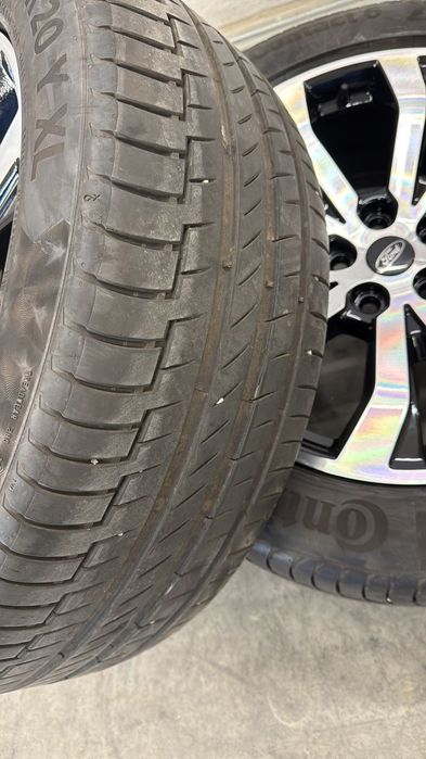 Vand 2 anvelope Continental foarte bune 255/50/20