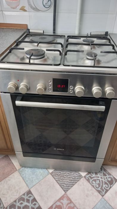 Газ плита Бош, размер 60×60. Самая полная комплектация.