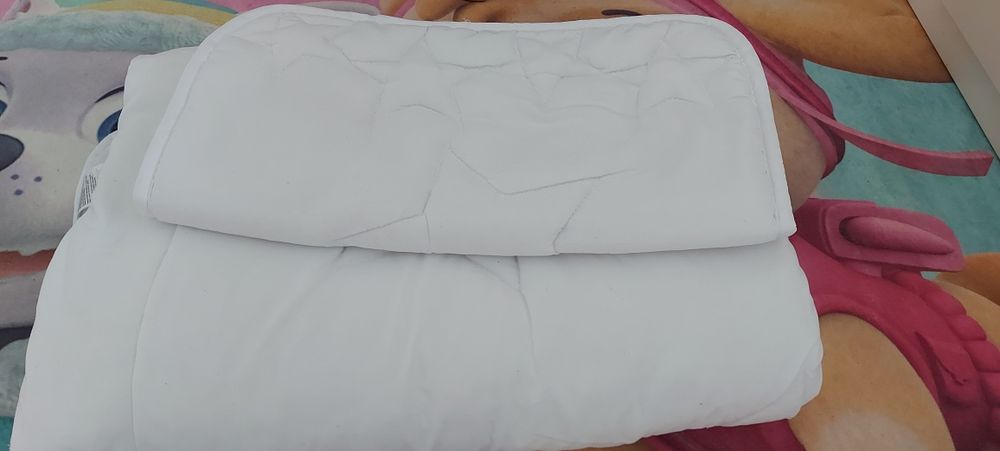 Детска олекотена завивка,възглавници