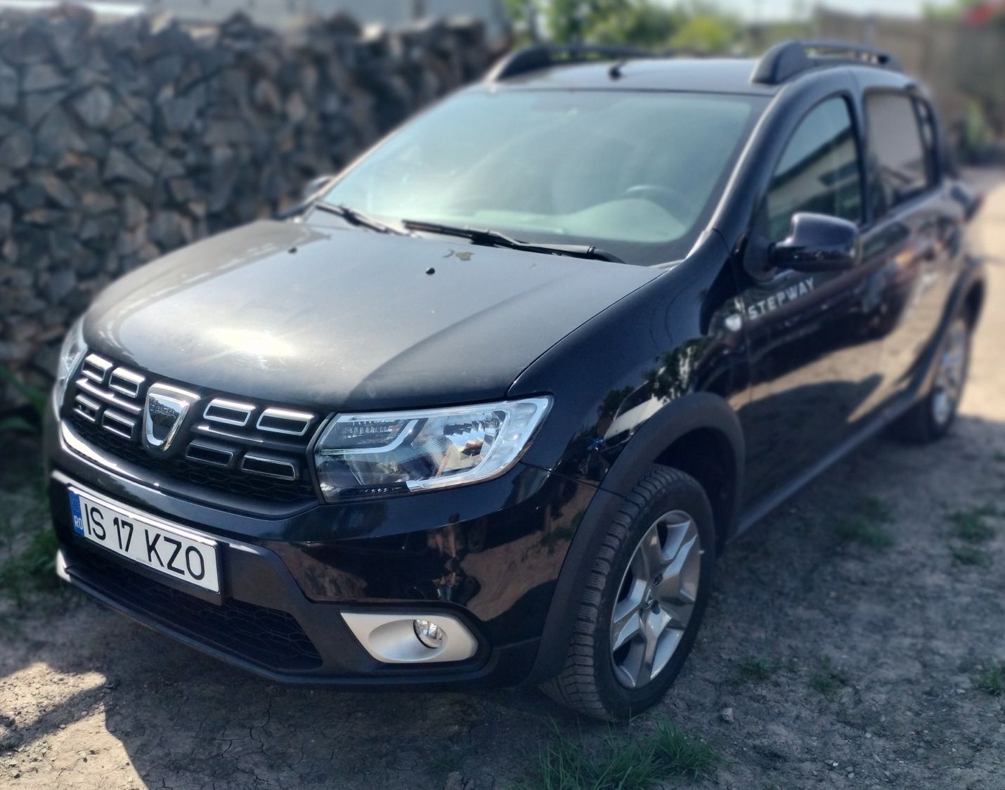 Vând Dacia Sandero Stepwey 
Motor 0.9+ GPL
An 2019 
51.000 km 
Nerulat