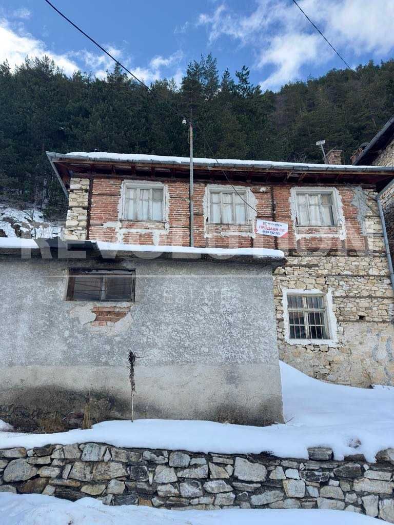 Самостоятелна къща в с. Забърдо