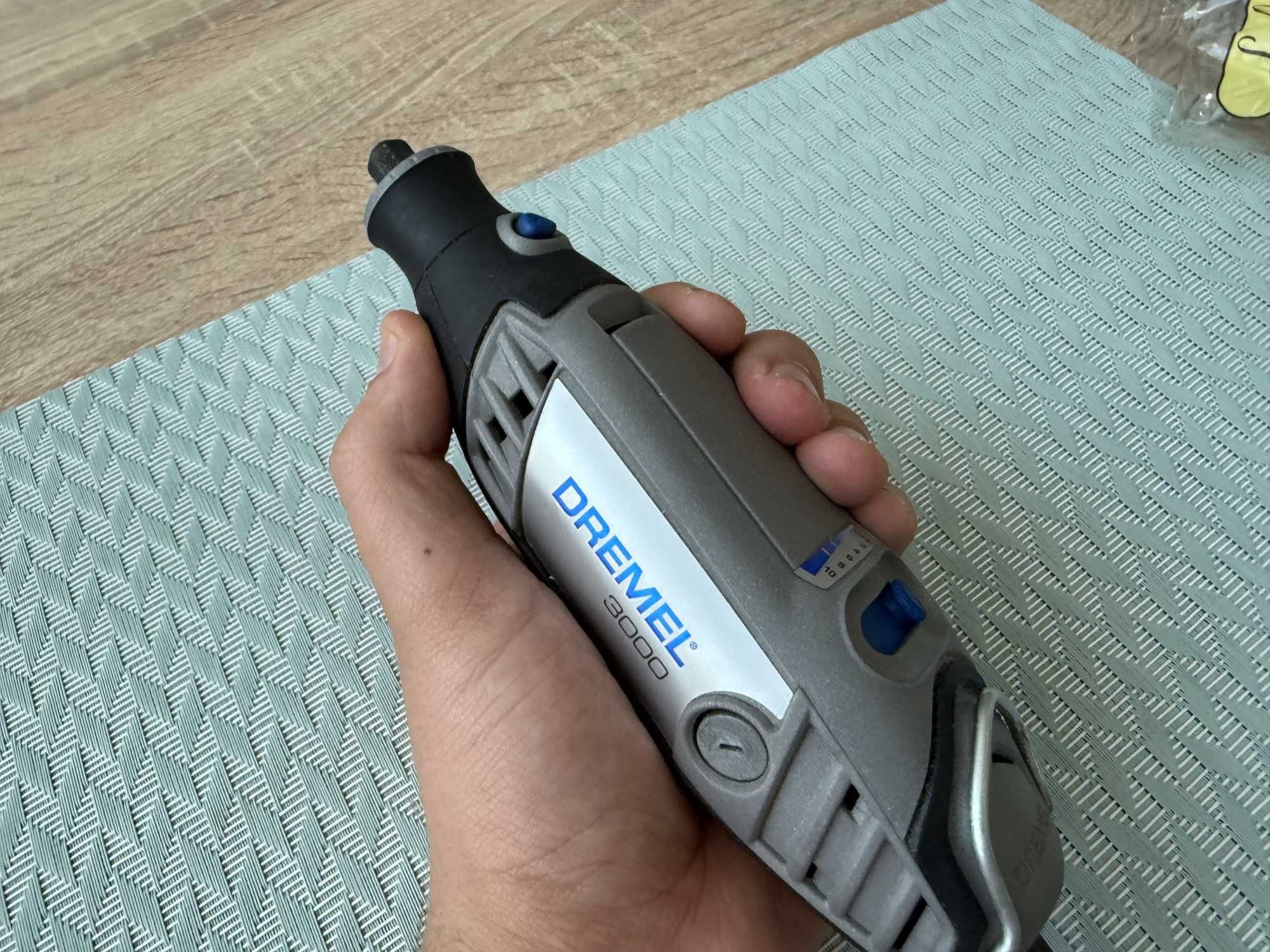 Мултифункционален инструмент Dremel 3000-1/25, 130 W, 25 части
