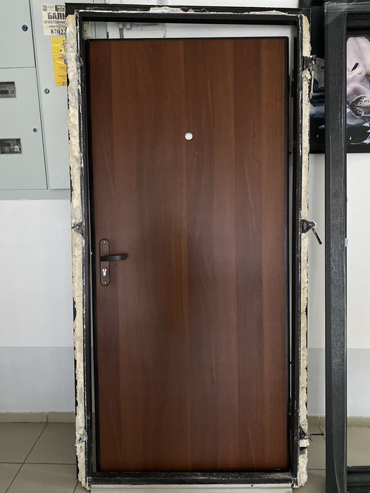 входная дверь продам срочно
