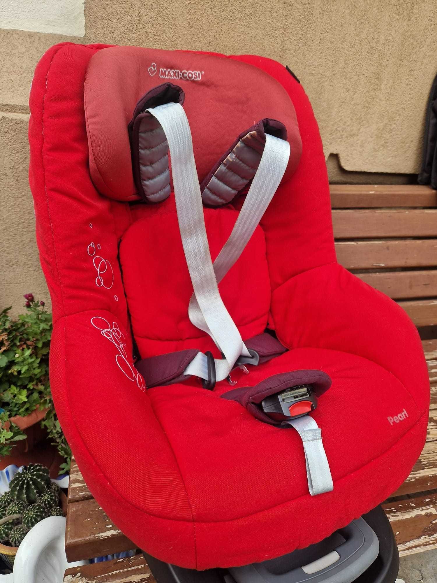 Scaun auto Maxi Cosi Pearl cu baza FamilyFix IsoFix