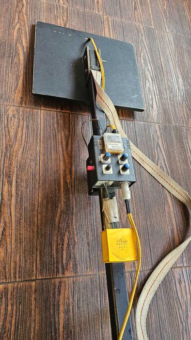 Металотърсач  дълбочинен 3 м дълбочина  с две пити!!!