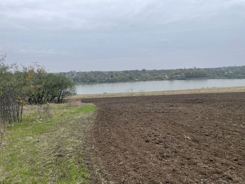 Casa veche + teren 3600m2 langa balta eligibila pentru Fonduri Europen