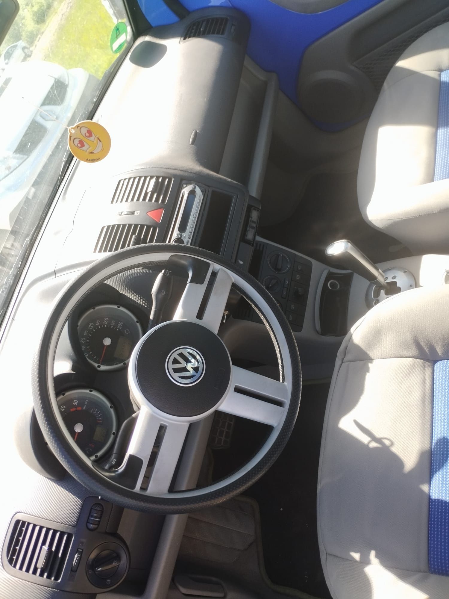 Volkswagen lupo 3L
1.2 tdi
Cutie automata 
Geamuri electrice 
Oglinzi