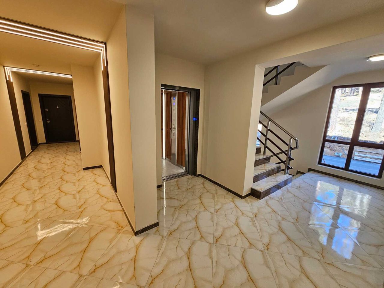 Продава се Тристаен апартамент в Велинград - 89 кв.м за 1198 €/кв.м - Снимка #13