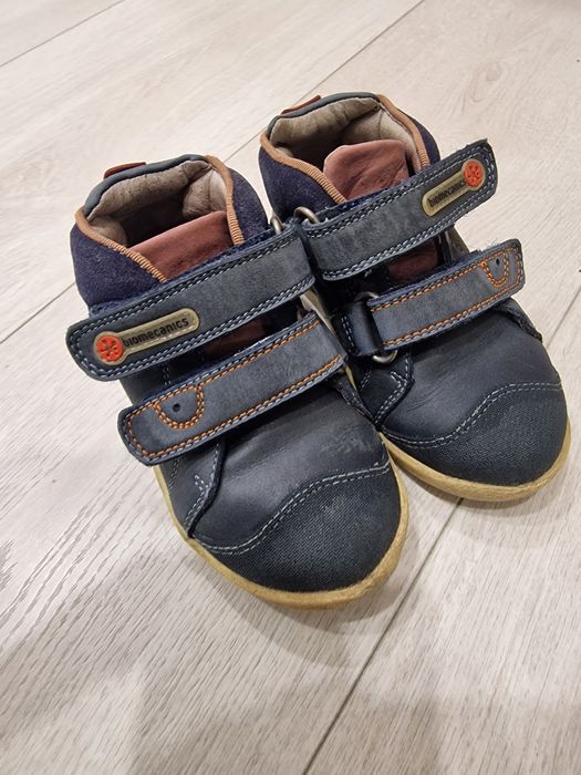 Кроссовки Next и ботинки Biomecanics