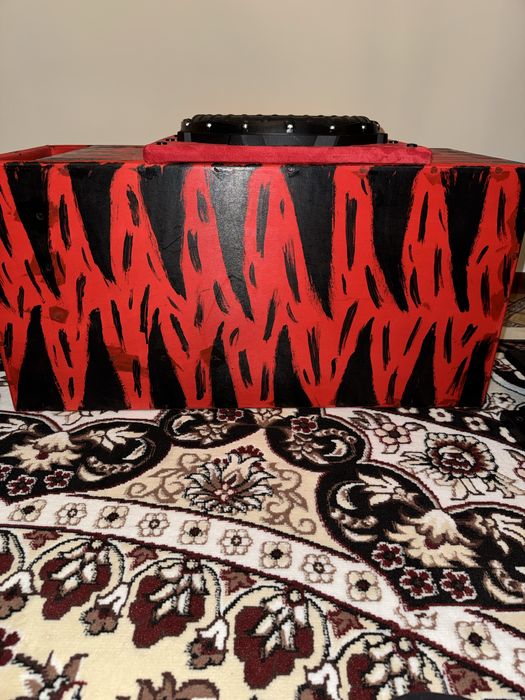 Yangi hammasi yashik fanerdan  yangi qòyilmagan jovob.