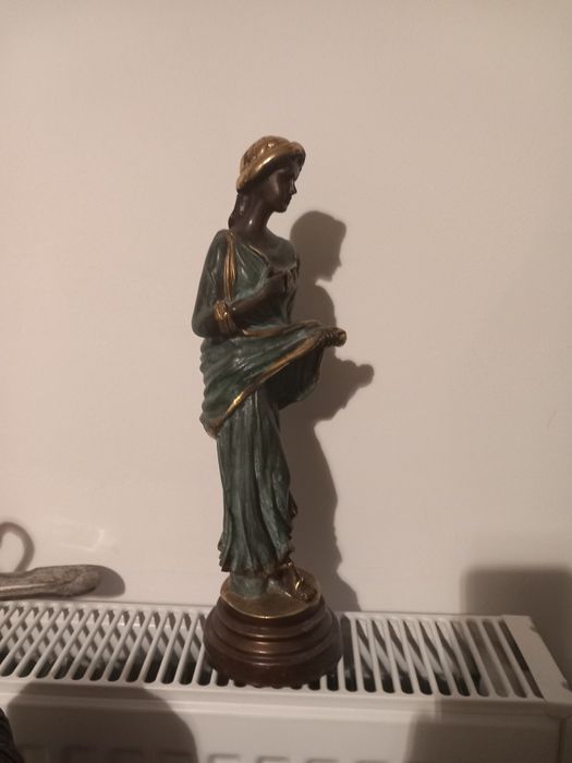 Vând statuetă din bronz!