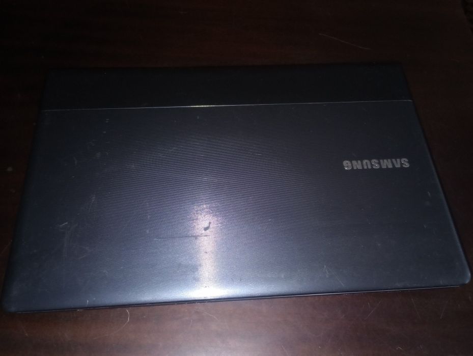 Samsung, Intel i5, baterie ok,bun tester auto,500 GB , Windows 10