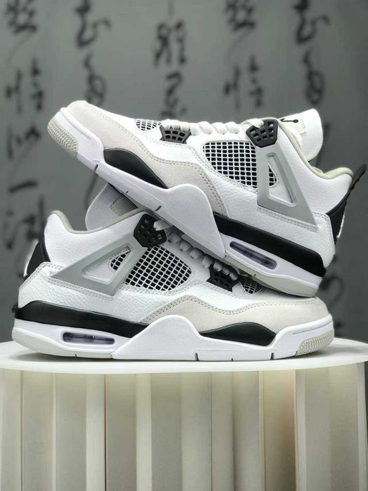 Jordan 4 Retro Military Black EU40