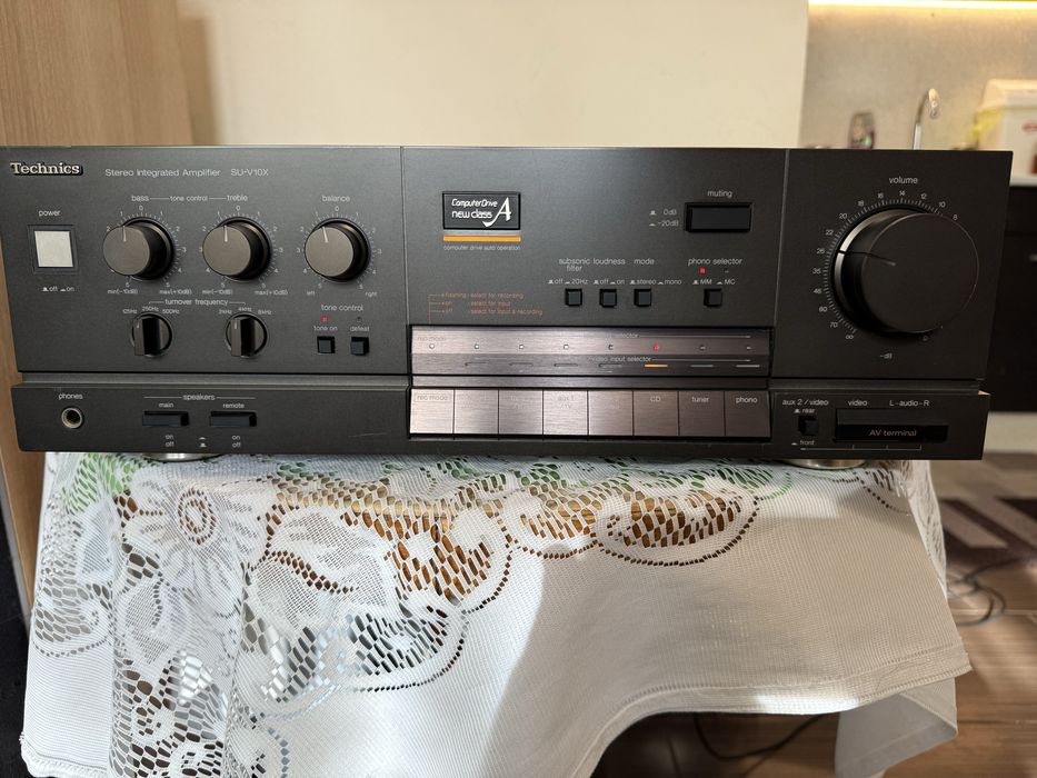 Technics SU-V10X Качествен стерео усилвател