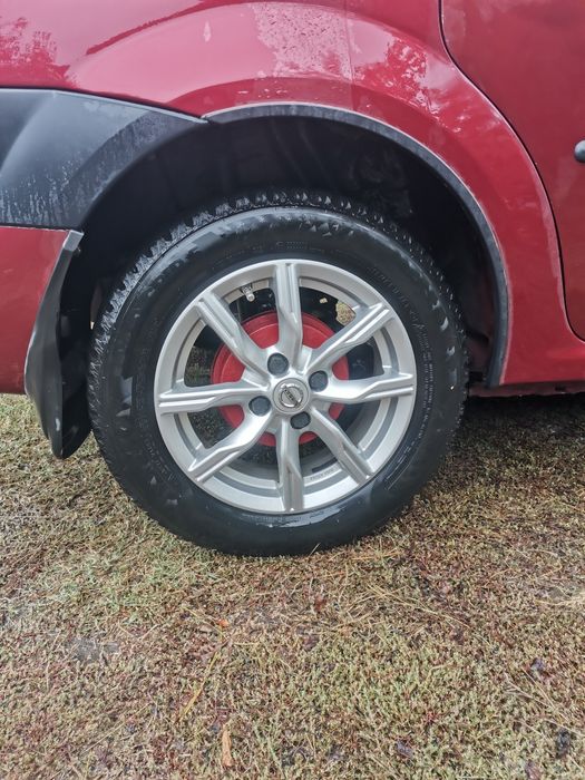 Dacia Logan          vând