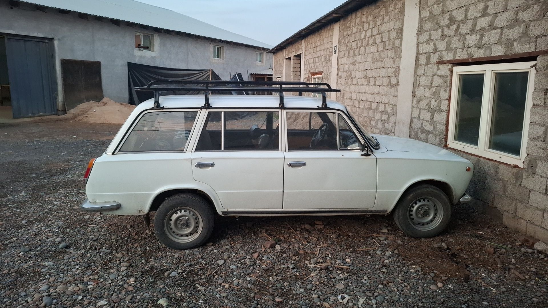 Lada 2102  sastayana yaxshi matoram yaxshi hadavoyda azgina ish bor