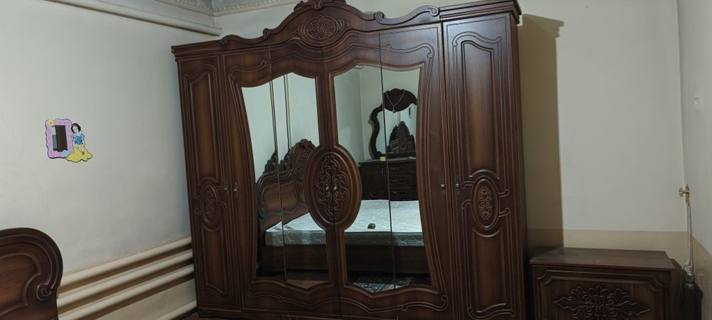 Продается спальный гарнитур. Б/У. Состояния отличная.