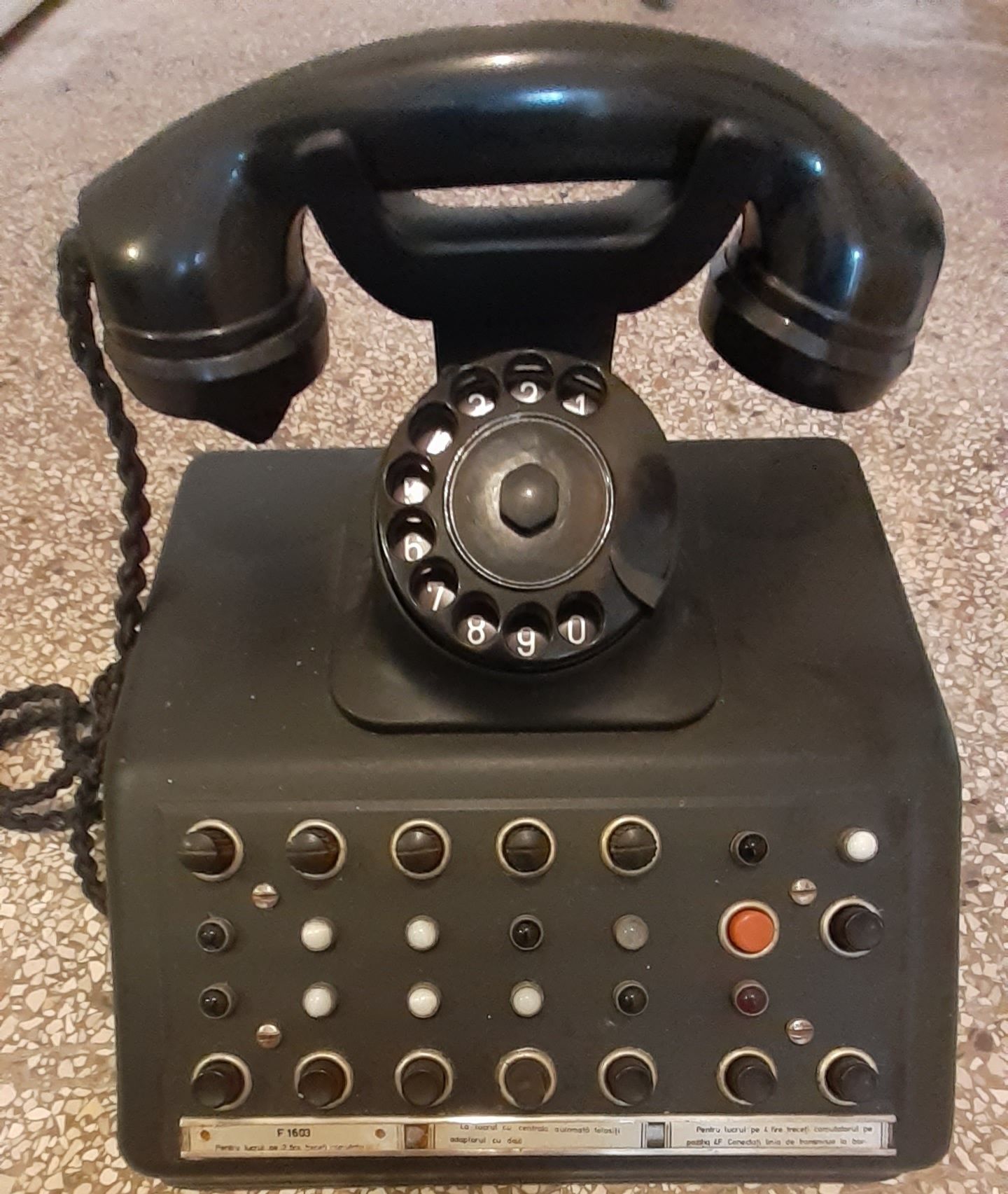 Centrală telefonică de colecție nu trimit în țară predare personal