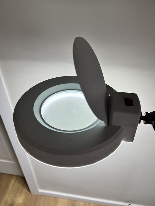 Lampa cosmetica / pedichiura