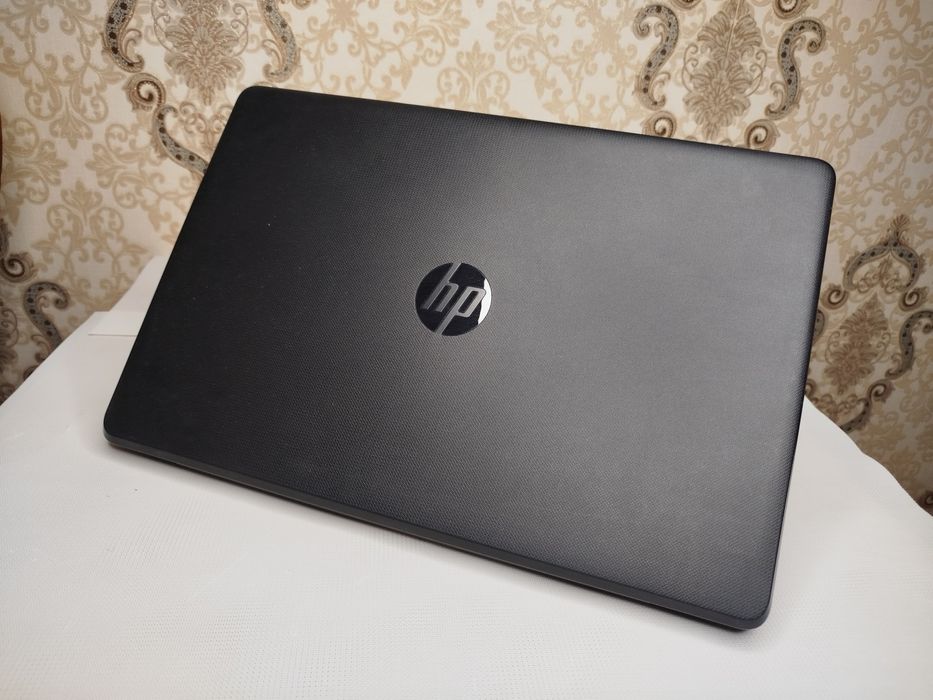 Продается ноутбук HP Laptop 15, Core i3, 8/256SSD как новый