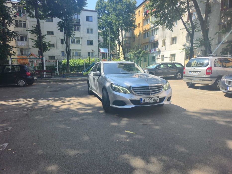 Mercedes  Benz E 220