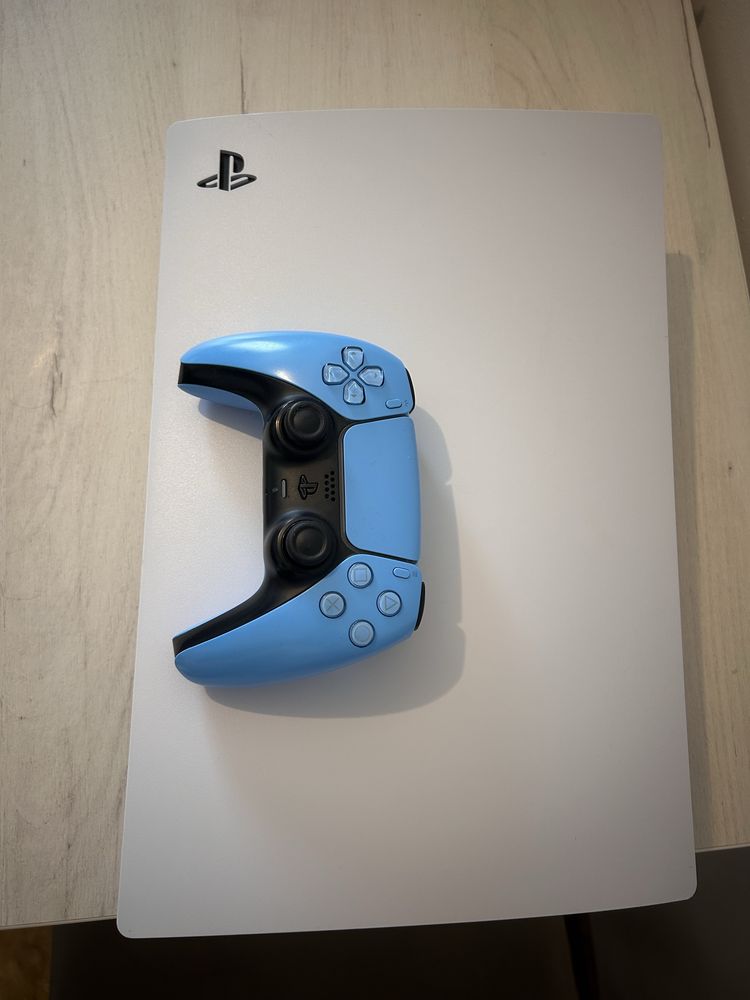 Vand playstation 5 , digital , 825 gb, vine cu toate cablurile