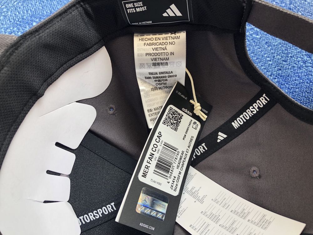 Adidas Mercedes AMG Petronas Formula One Team ОРИГИНАЛНИ шапки