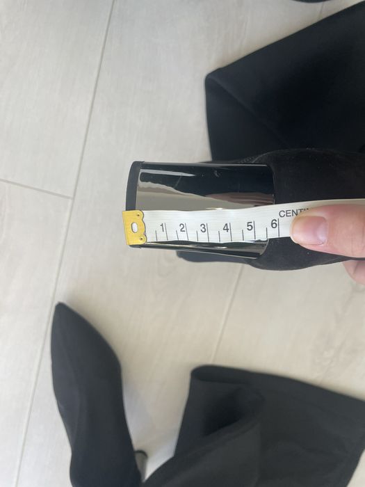 Cizme nr 35 peste genunchi zara si sandale