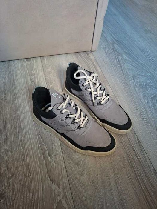 Filling Pieces Low Top Tweek