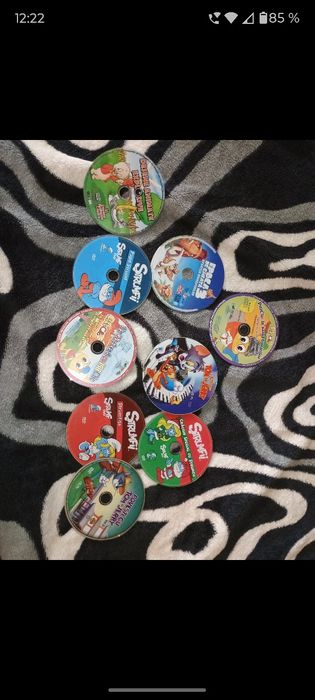 Cd-uri cu filme și desene vechi