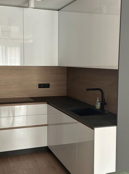 Дава се под наем Тристаен апартамент в София, Кръстова вада - 97 кв.м за 700 € - Снимка #3