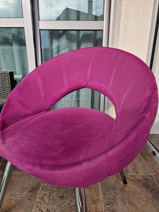 Продавам стол тип кресло