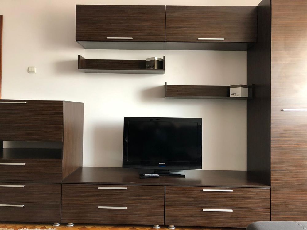Proprietar ofer spre închiriere apartament cu o cameră