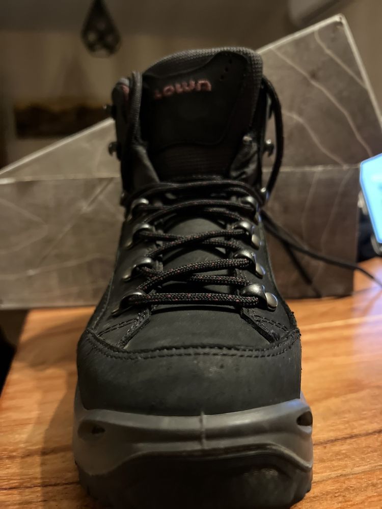 LOWA Обувки RENEGADE GTX MID Ws / планински обувки / 38 номер