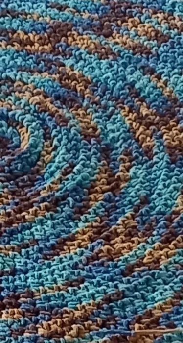 Ръчно изплетен килим- Vortice di colori