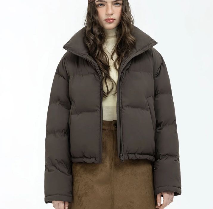 Женская зимняя куртка с минималистичном стиле