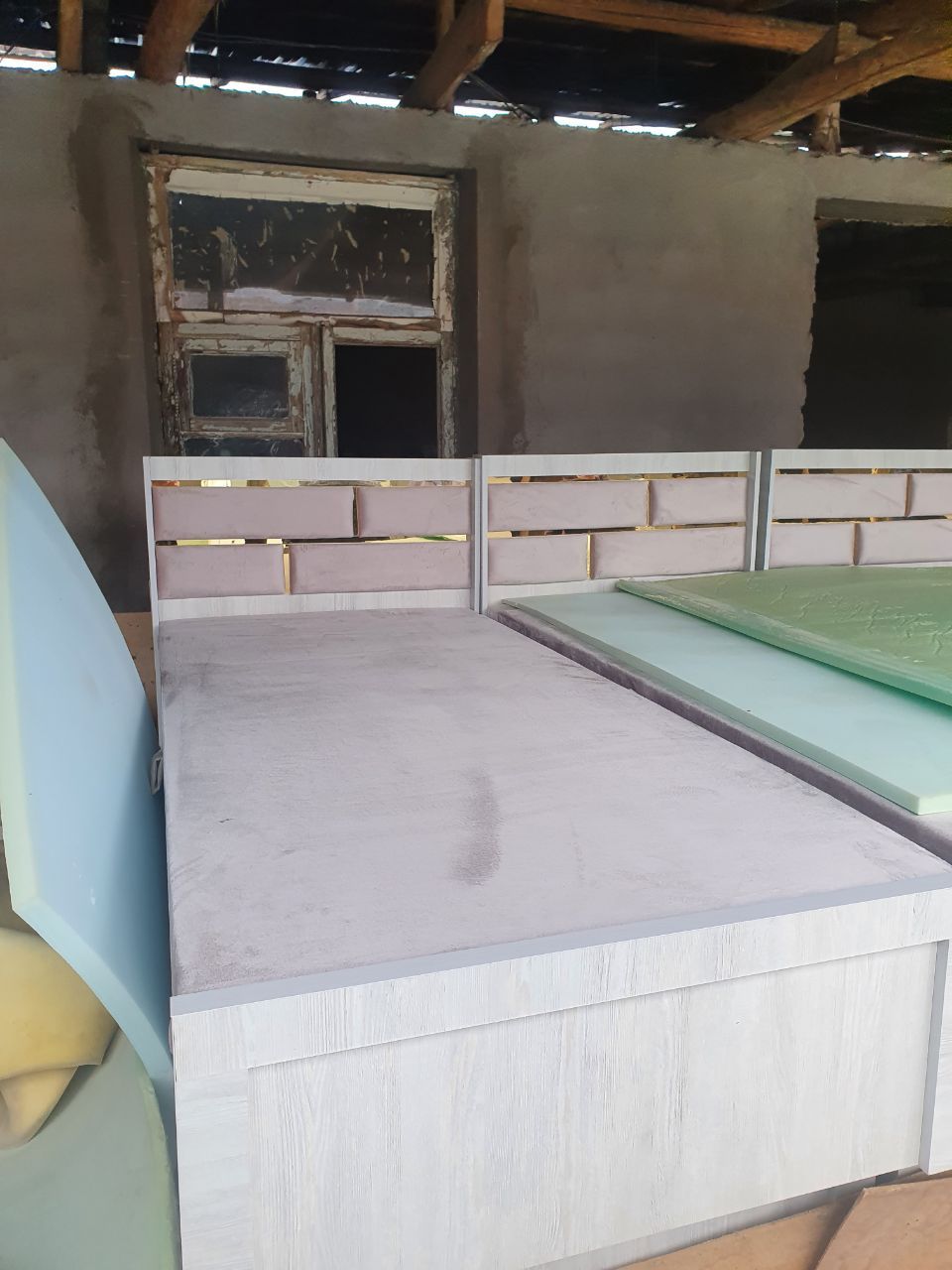 Divan bor kishilik