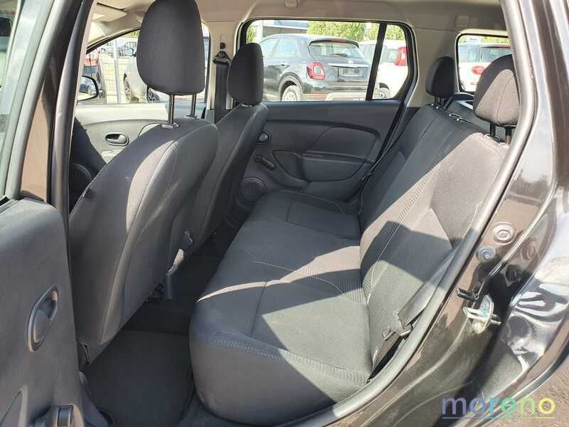 Автомобил със шофьор под наем. Транспорт/превоз на достъпни цени!