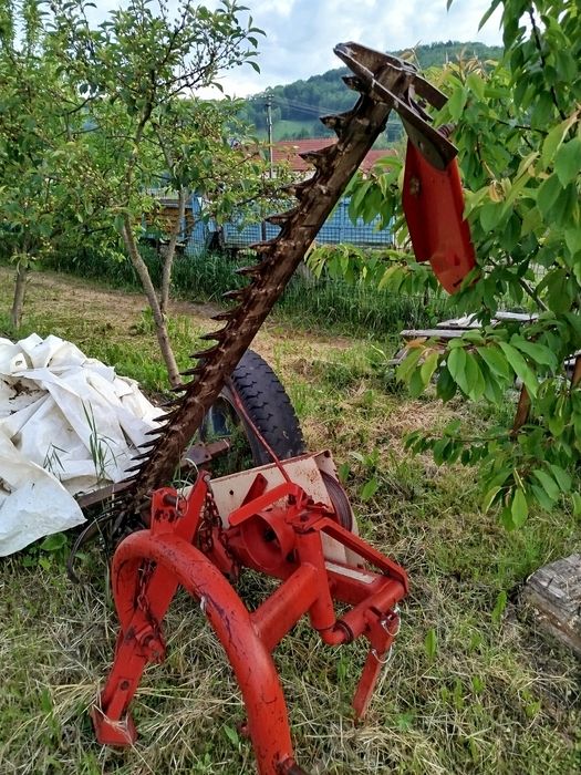 Greble adunat și întors fân, cositoare laterala