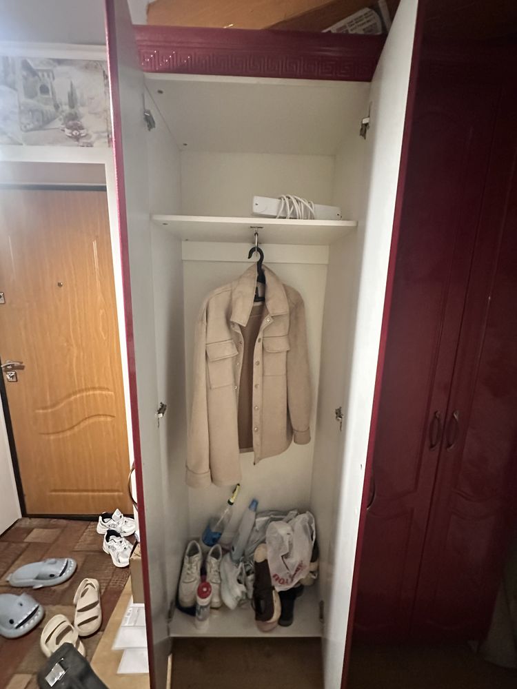 Продам шкаф в прихожую