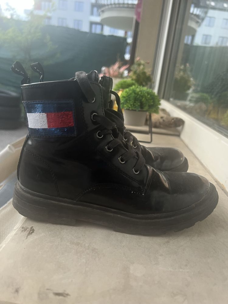 Детски боти Tommy Hilfiger/апрески Adidas 32номер