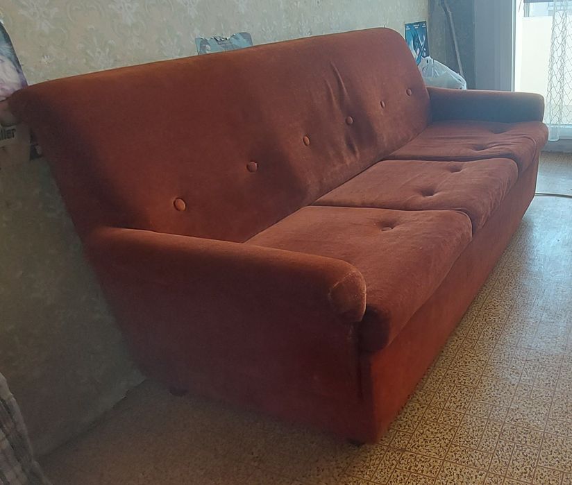 Разтегателен диван