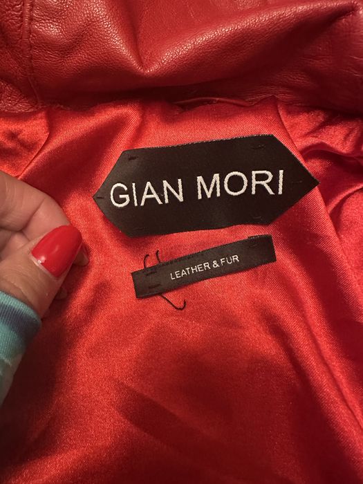 Vand geaca de piele cu blana naturala